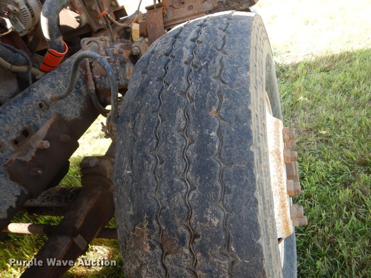 image for item FK9390 1995 Ford L8000  dump truck