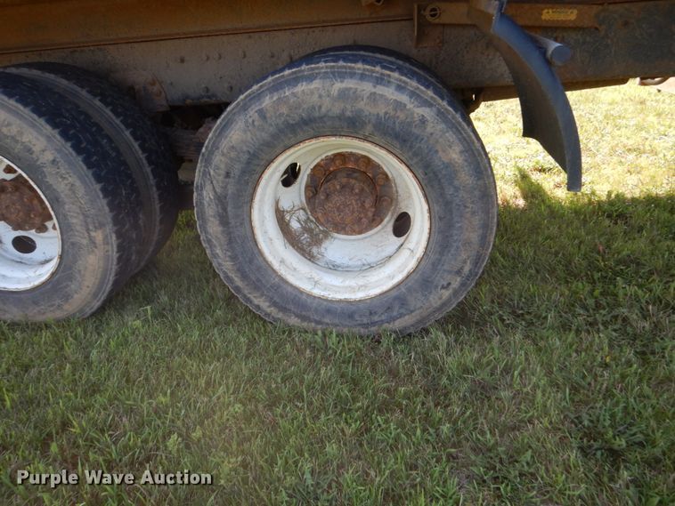 image for item FK9390 1995 Ford L8000  dump truck