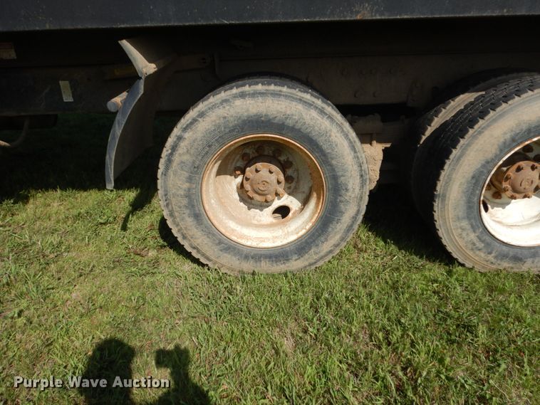 image for item FK9390 1995 Ford L8000  dump truck