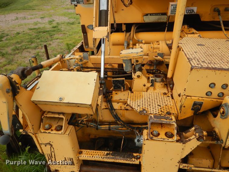 image for item FK9391 Blaw-Knox PF-161  paver