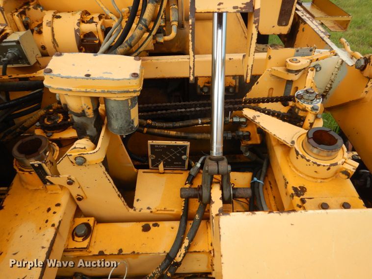 image for item FK9391 Blaw-Knox PF-161  paver