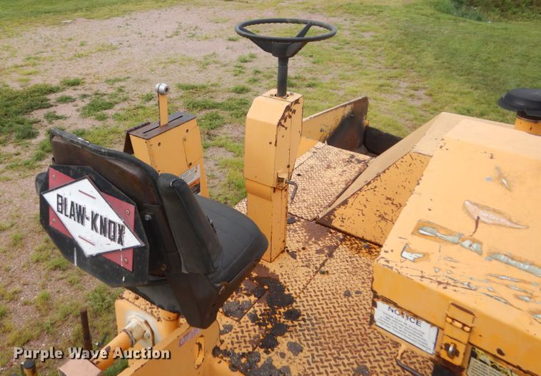 image for item FK9391 Blaw-Knox PF-161  paver