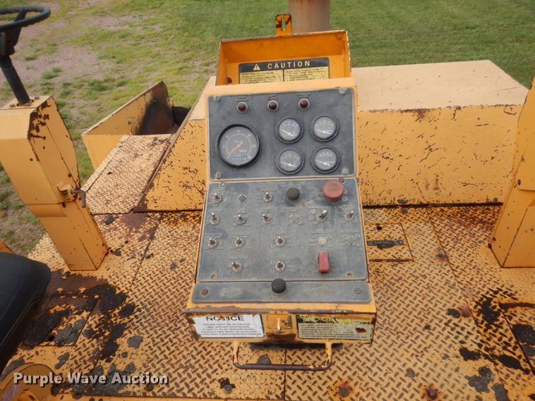 image for item FK9391 Blaw-Knox PF-161  paver