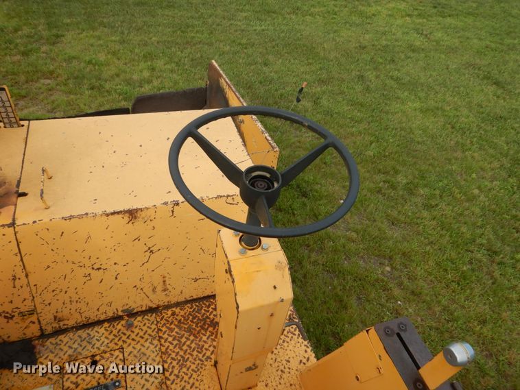 image for item FK9391 Blaw-Knox PF-161  paver