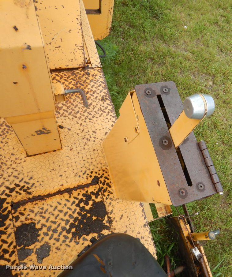 image for item FK9391 Blaw-Knox PF-161  paver