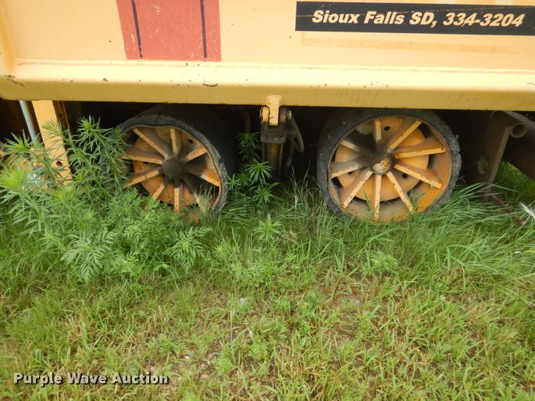 image for item FK9391 Blaw-Knox PF-161  paver