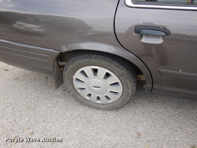 image for item FN9254 2011 Ford Crown Victoria Police Interceptor