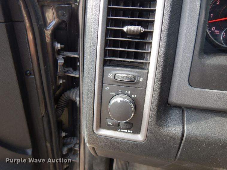 image for item FN9255 2016 Dodge Ram 1500  Crew Cab pickup truck