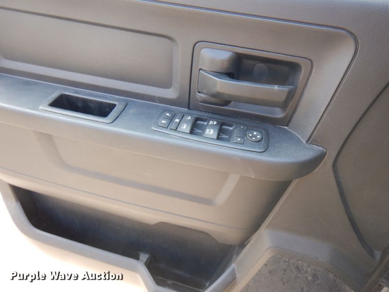 image for item FN9255 2016 Dodge Ram 1500  Crew Cab pickup truck