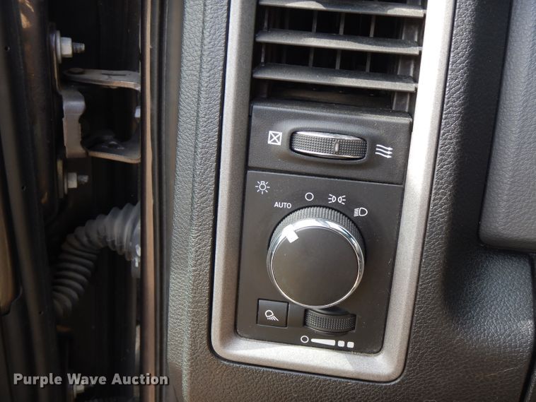 image for item FN9256 2016 Dodge Ram 1500  Crew Cab pickup truck