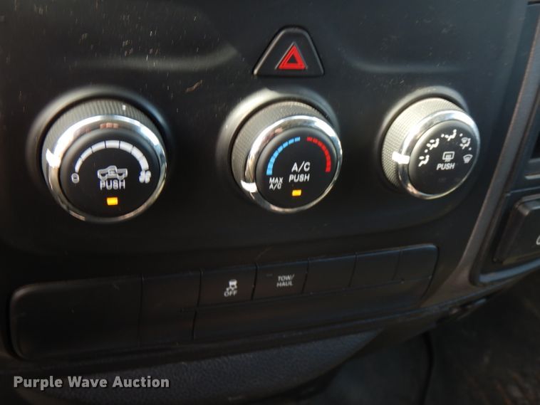 image for item FN9256 2016 Dodge Ram 1500  Crew Cab pickup truck