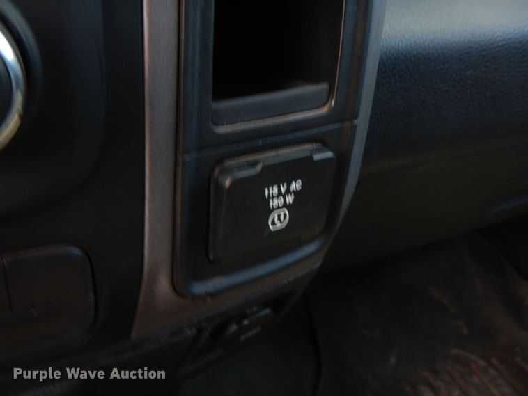 image for item FN9256 2016 Dodge Ram 1500  Crew Cab pickup truck