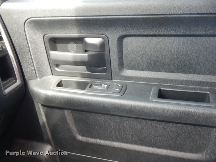 image for item FN9256 2016 Dodge Ram 1500  Crew Cab pickup truck