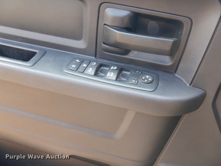 image for item FN9256 2016 Dodge Ram 1500  Crew Cab pickup truck