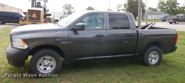 image for item FN9258 2016 Dodge Ram 1500  Crew Cab pickup truck