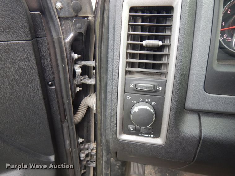 image for item FN9258 2016 Dodge Ram 1500  Crew Cab pickup truck