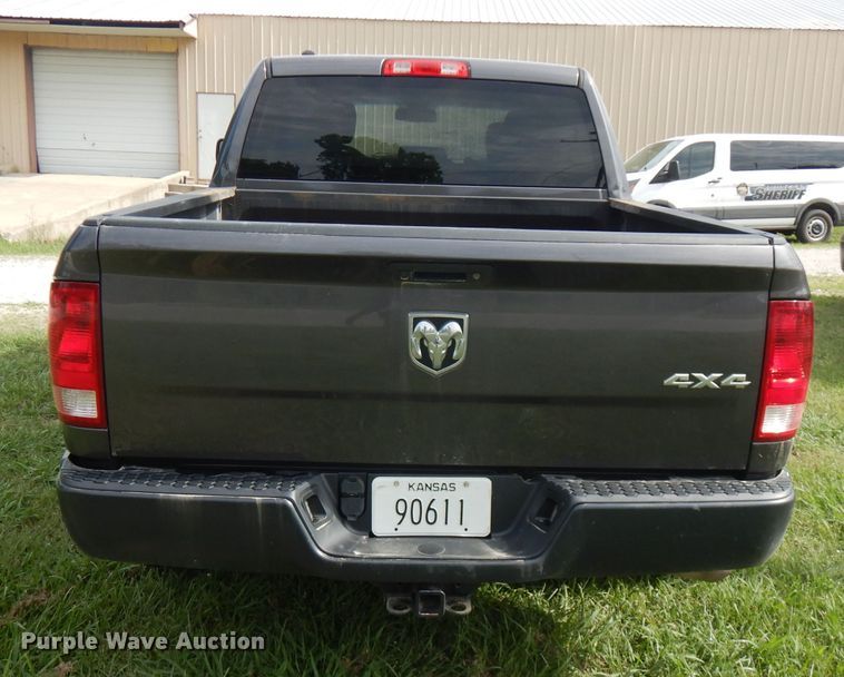 image for item FN9259 2016 Dodge Ram 1500  Crew Cab pickup truck