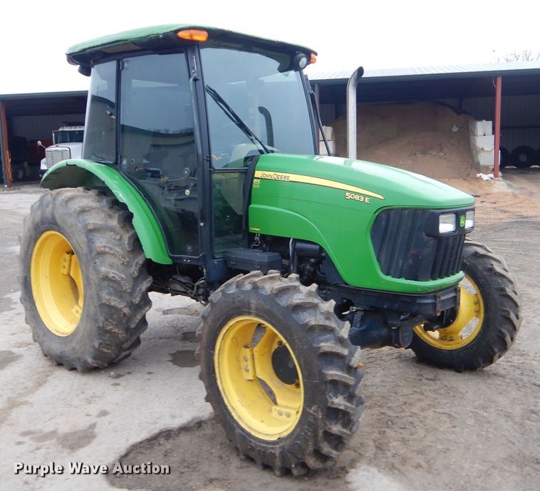 image for item GN9222 2010 John Deere 5083E  tractor