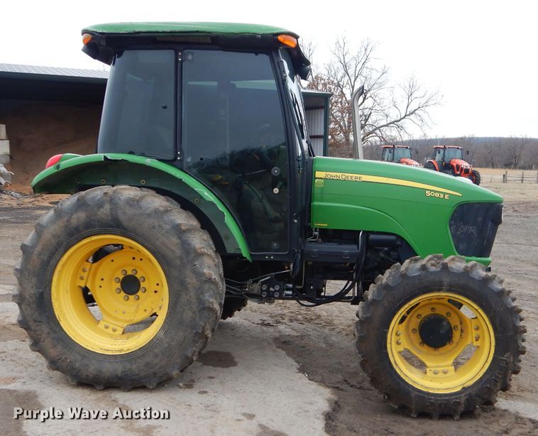 image for item GN9222 2010 John Deere 5083E  tractor