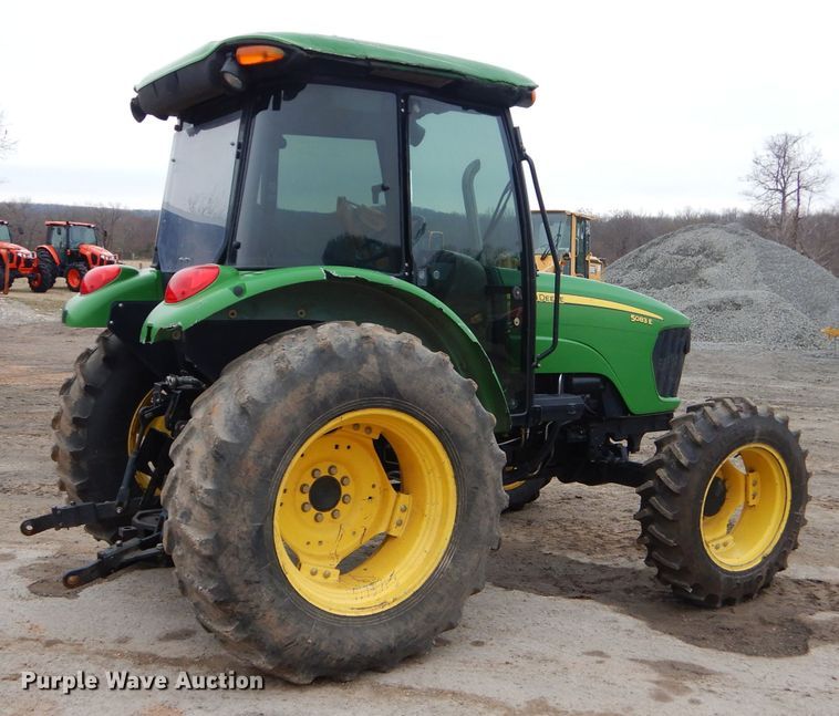 image for item GN9222 2010 John Deere 5083E  tractor