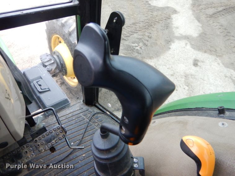 image for item GN9222 2010 John Deere 5083E  tractor