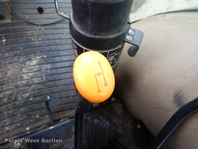 image for item GN9222 2010 John Deere 5083E  tractor