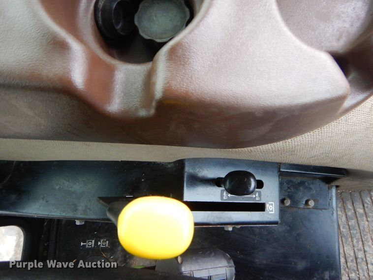 image for item GN9222 2010 John Deere 5083E  tractor