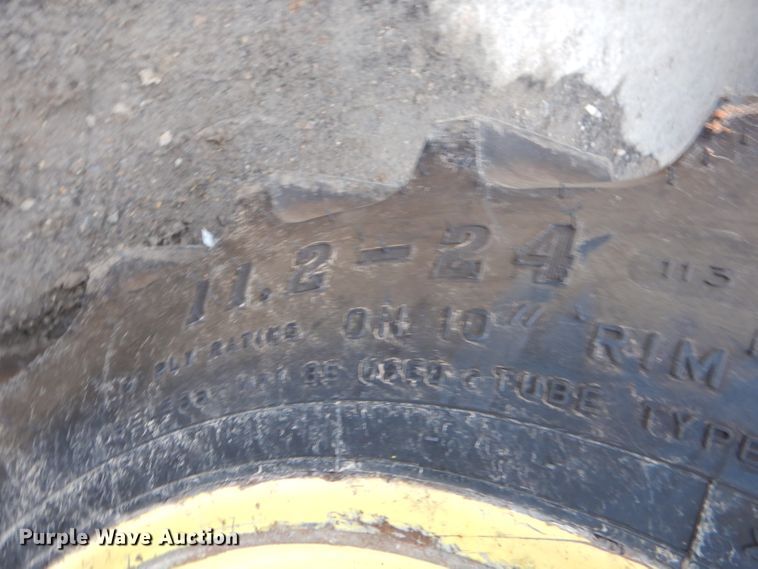 image for item GN9222 2010 John Deere 5083E  tractor