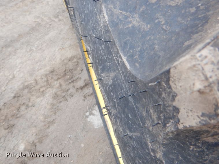 image for item GN9222 2010 John Deere 5083E  tractor