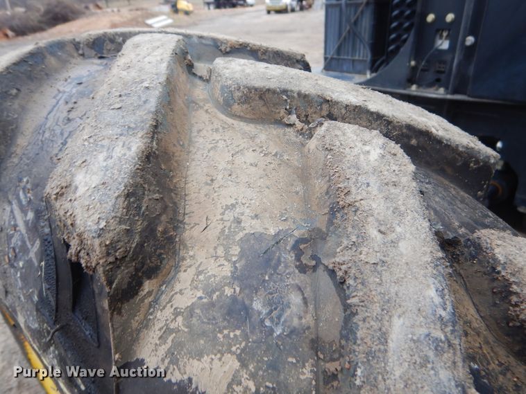 image for item GN9222 2010 John Deere 5083E  tractor