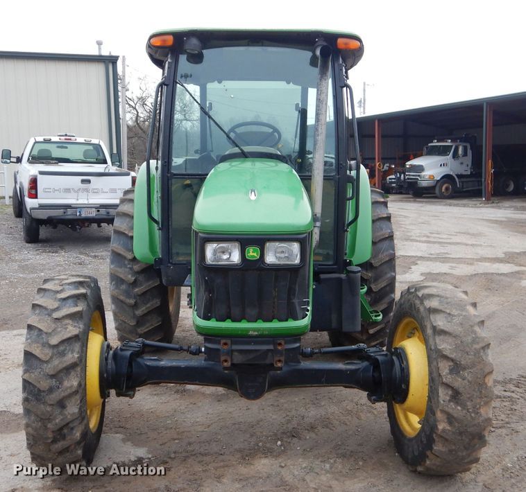 image for item GN9223 2010 John Deere 5083E  tractor