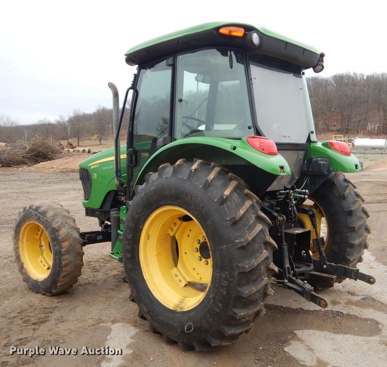 image for item GN9223 2010 John Deere 5083E  tractor