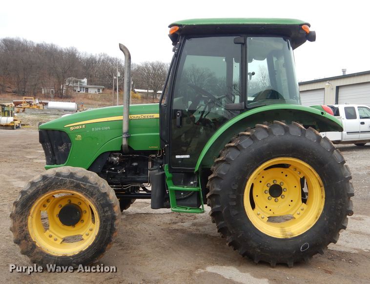 image for item GN9223 2010 John Deere 5083E  tractor