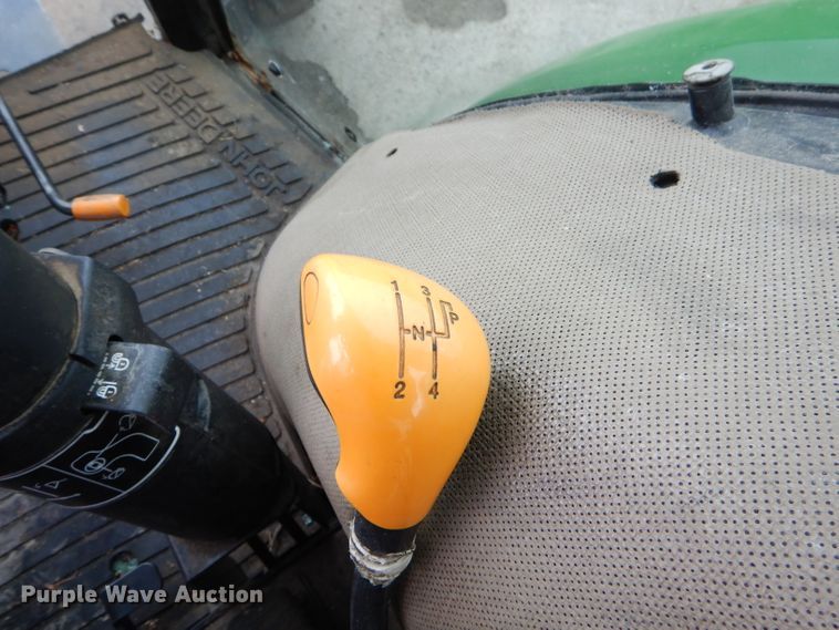 image for item GN9223 2010 John Deere 5083E  tractor