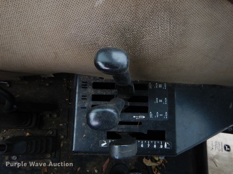 image for item GN9223 2010 John Deere 5083E  tractor