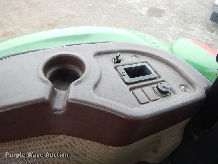 image for item GN9223 2010 John Deere 5083E  tractor