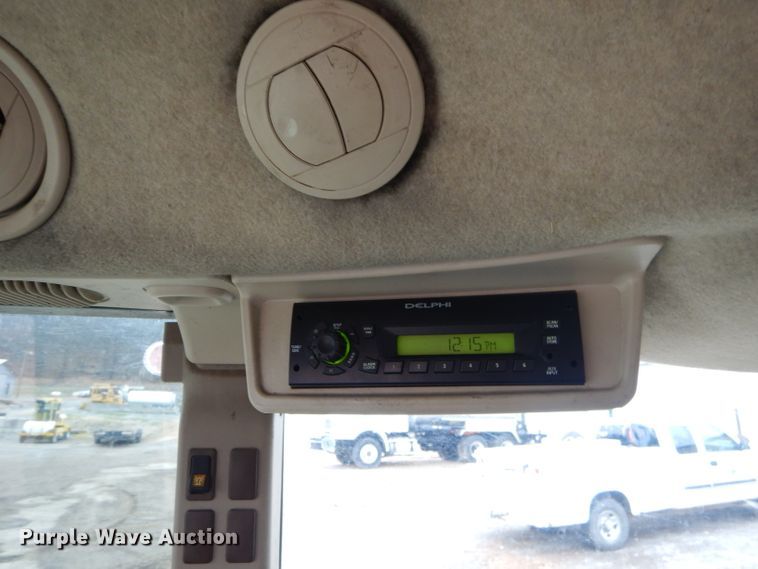 image for item GN9223 2010 John Deere 5083E  tractor