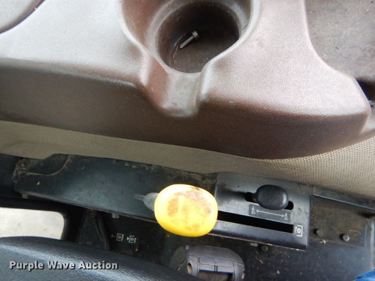 image for item GN9223 2010 John Deere 5083E  tractor