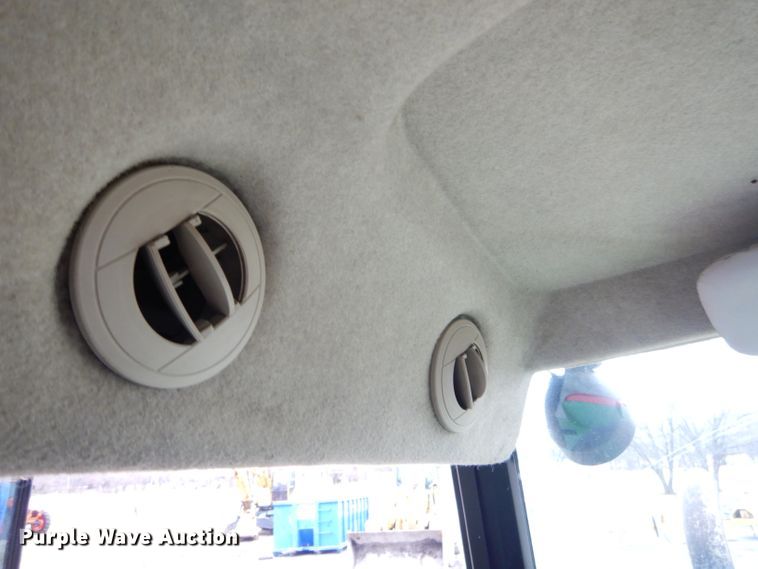 image for item GN9223 2010 John Deere 5083E  tractor