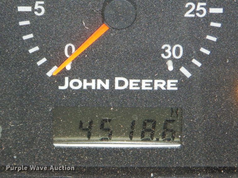 image for item GN9223 2010 John Deere 5083E  tractor