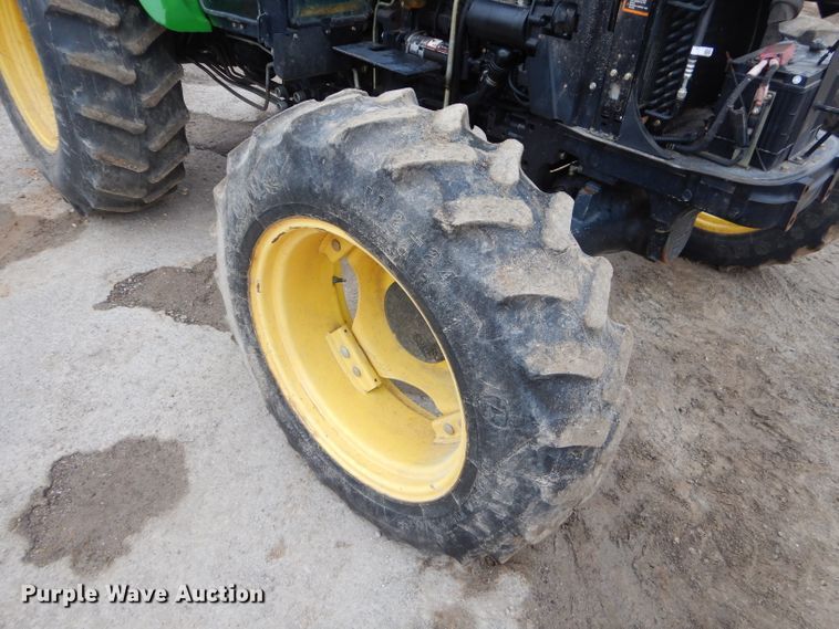 image for item GN9223 2010 John Deere 5083E  tractor