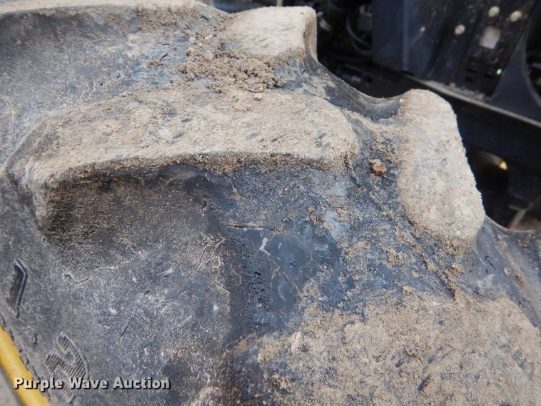 image for item GN9223 2010 John Deere 5083E  tractor