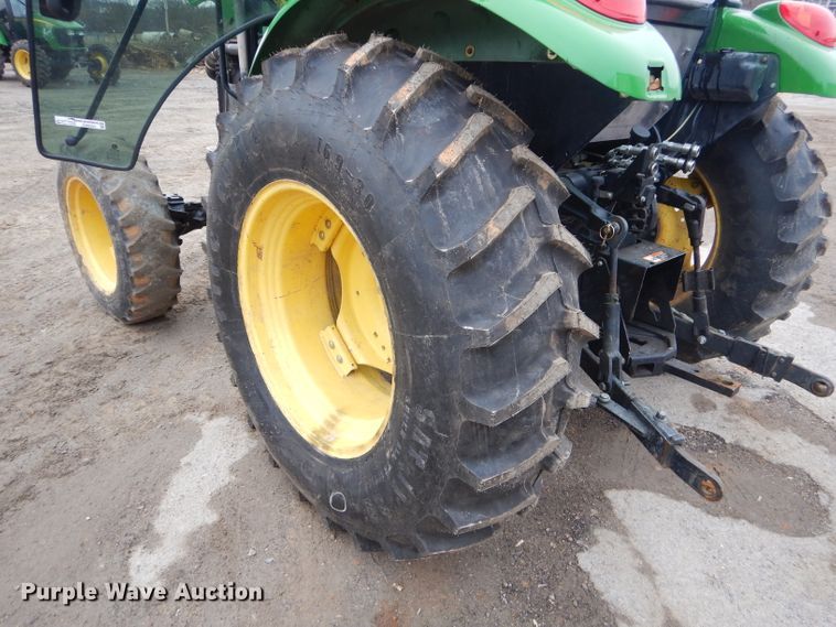 image for item GN9223 2010 John Deere 5083E  tractor