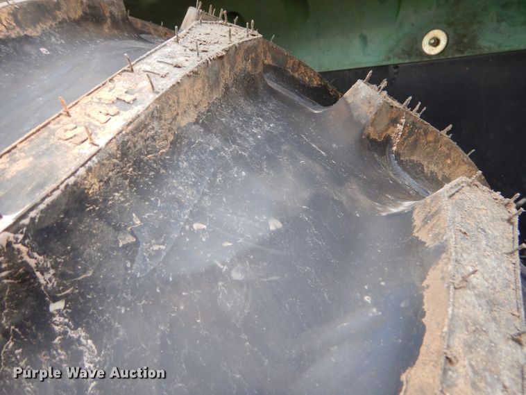 image for item GN9223 2010 John Deere 5083E  tractor