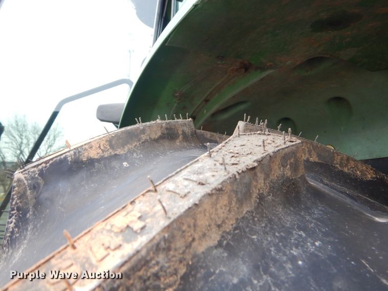 image for item GN9223 2010 John Deere 5083E  tractor