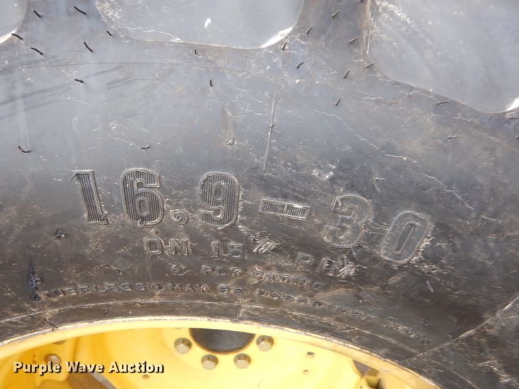 image for item GN9223 2010 John Deere 5083E  tractor