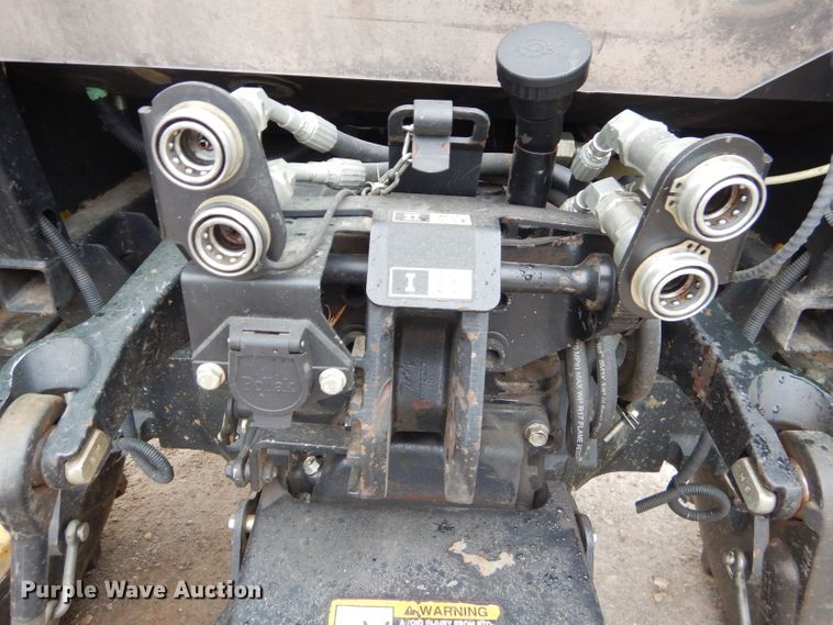 image for item GN9223 2010 John Deere 5083E  tractor