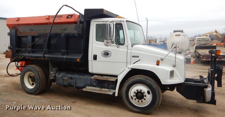 image for item GN9224 2000 Freightliner FL80  dump truck