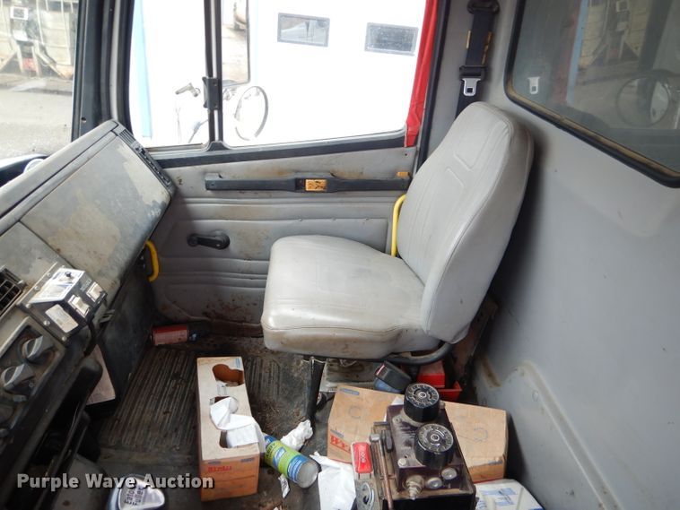 image for item GN9224 2000 Freightliner FL80  dump truck