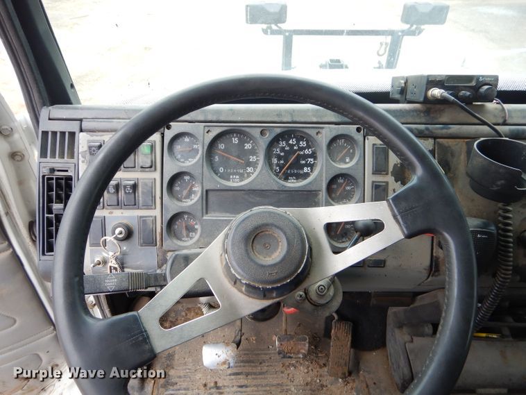 image for item GN9224 2000 Freightliner FL80  dump truck